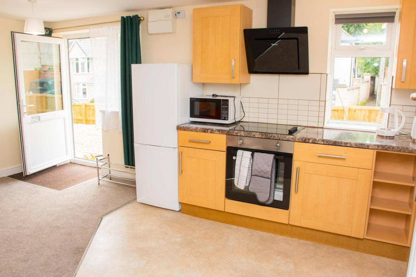 Appartement Orange Lilly In Stroud With Free Parking Extérieur photo