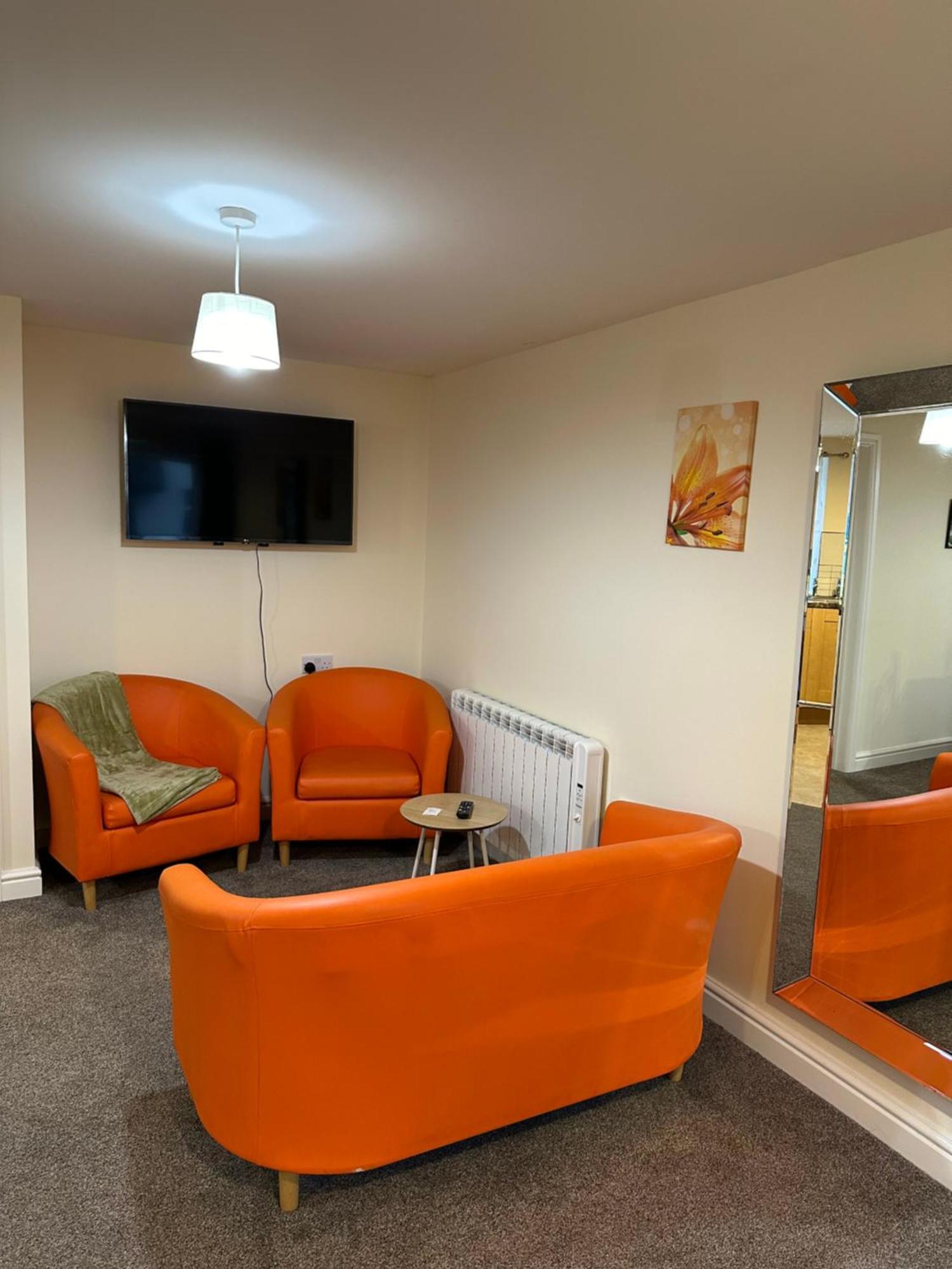 Appartement Orange Lilly In Stroud With Free Parking Extérieur photo