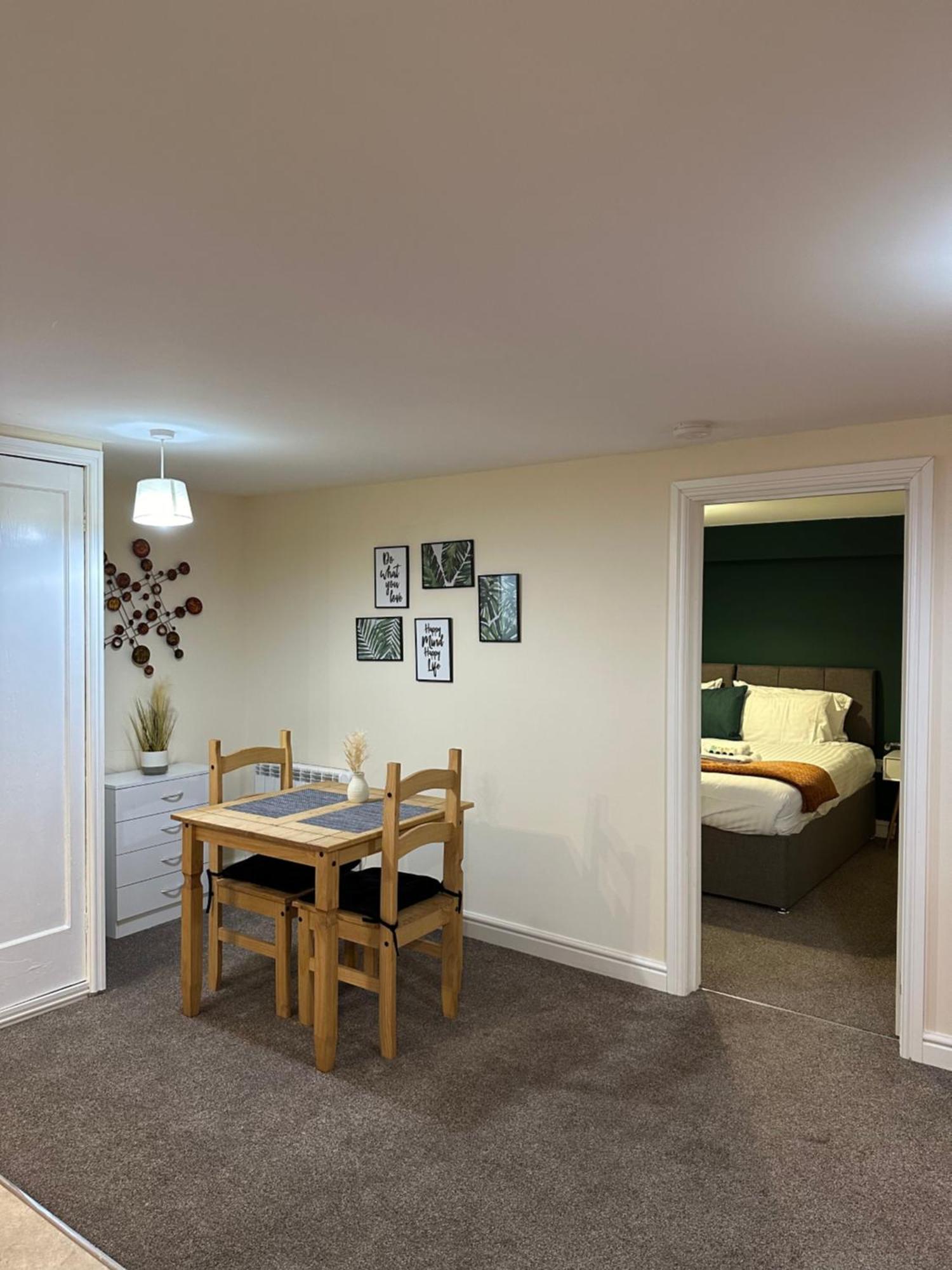 Appartement Orange Lilly In Stroud With Free Parking Extérieur photo